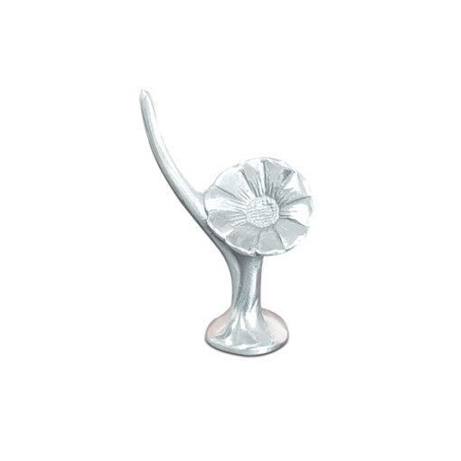 Anillero en forma de flor de magnolia fabricado en pewter para organizar anillos.