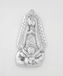 Virgencita Plis mariposa chica de pewter con colgadera artesanal