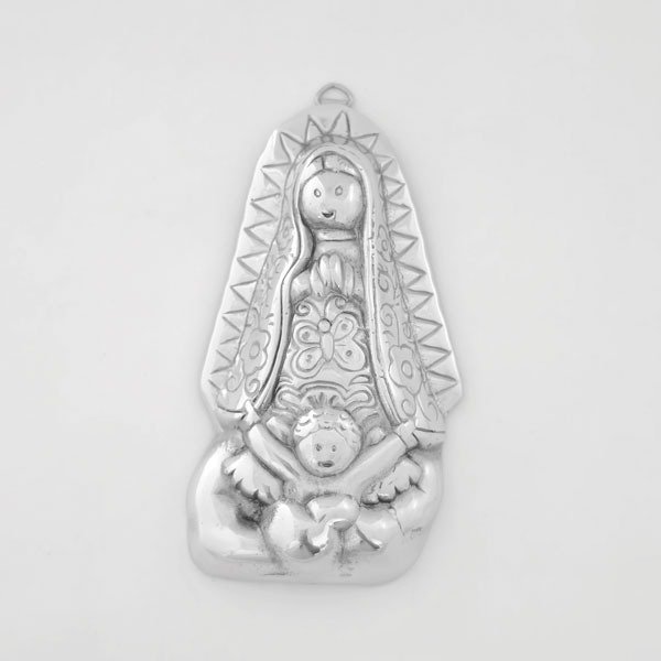 Virgencita Plis mariposa chica de pewter con colgadera artesanal