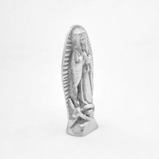 Virgen de Guadalupe chica de pewter con base artesanal