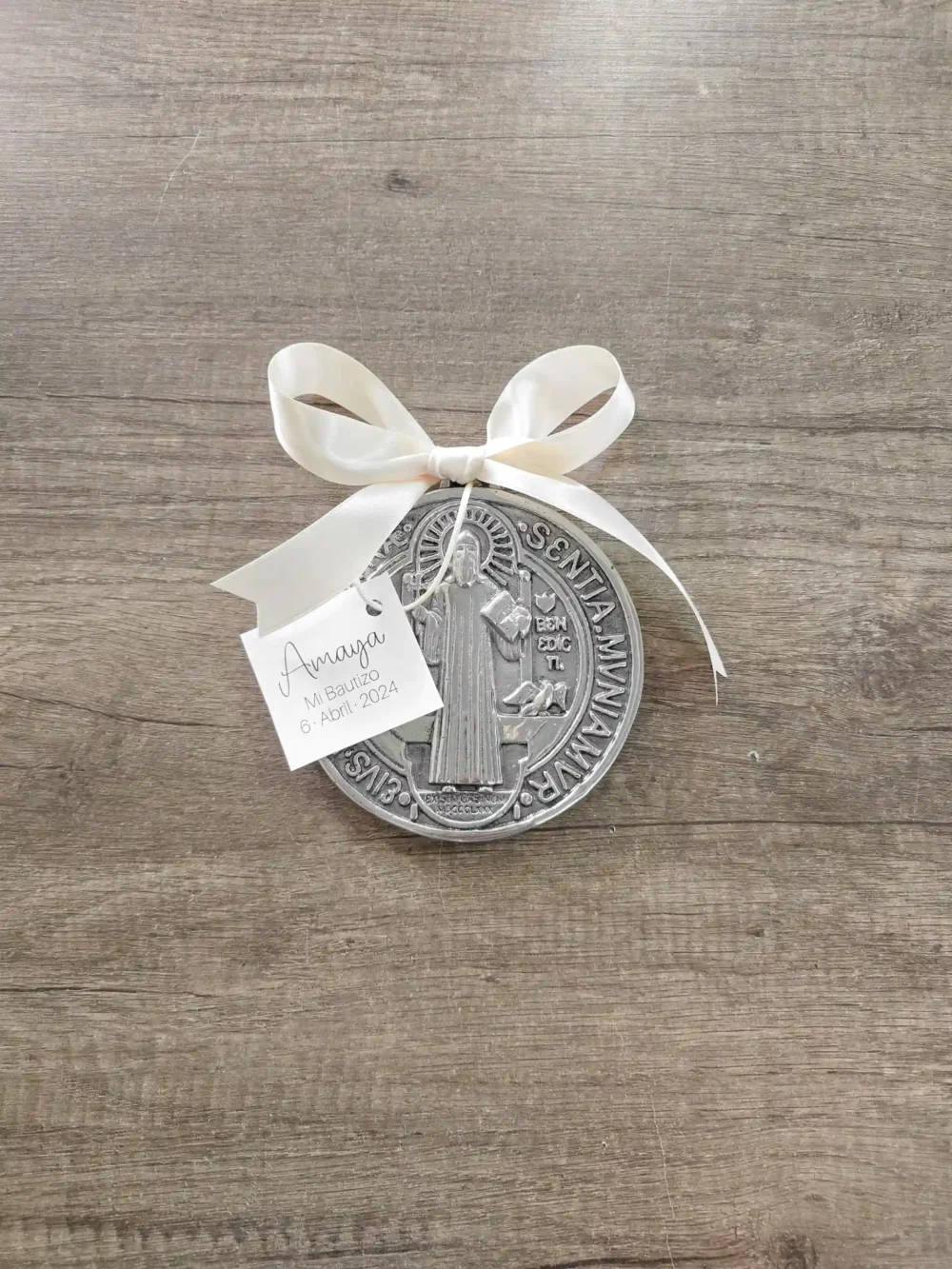 Recuerdo Medalla San Benito Grande Con Moño y Tarjeta