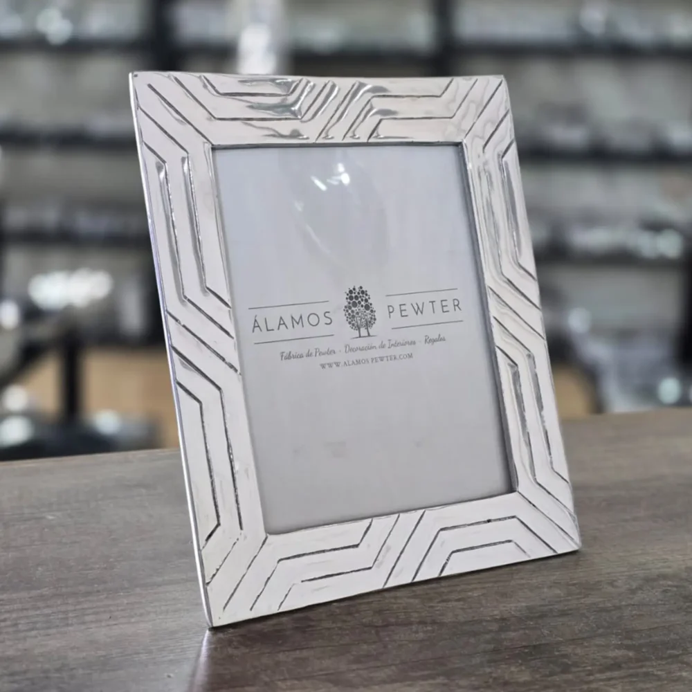 Porta Retrato Trazos Moderno