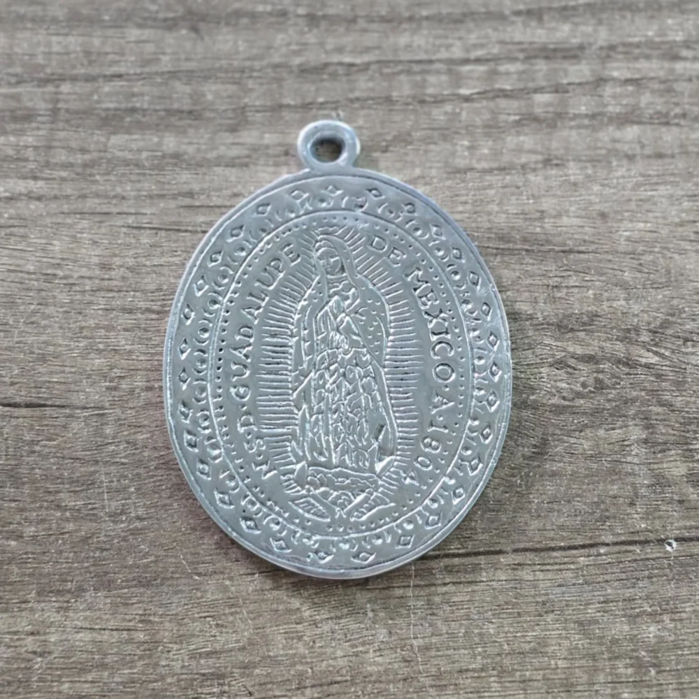 Medalla Virgen de Guadalupe Ovalada