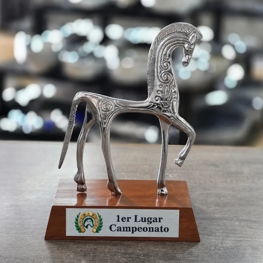 Adorno Caballo Imperial Base de Madera