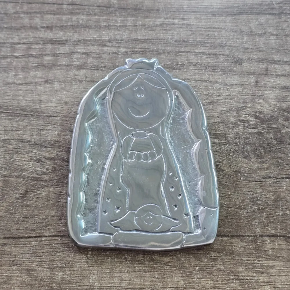 Virgencita Plis Manto con Colgadera